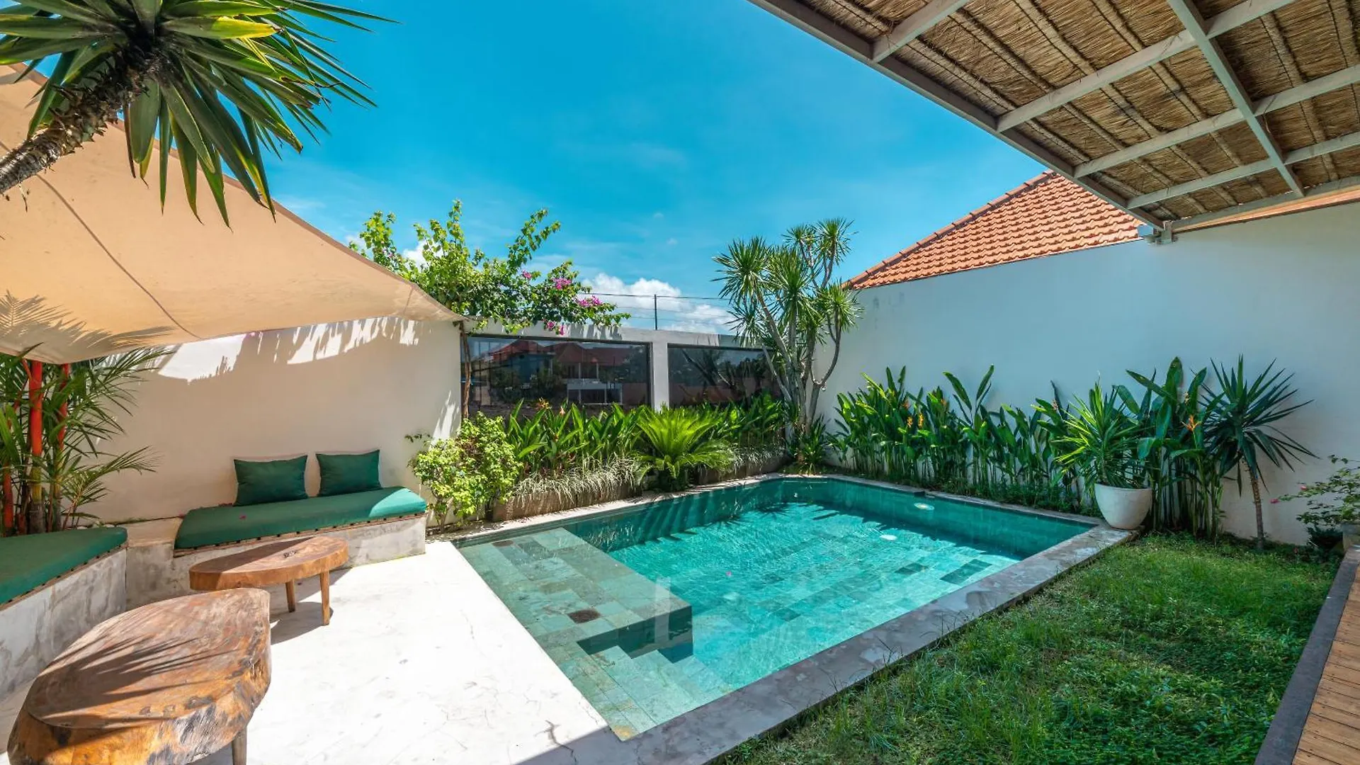 Villa Elma - Huge 2-Bedroom Pool Villa In Umalas! Seminyak  0*, Seminyak (Bali) Indonesia